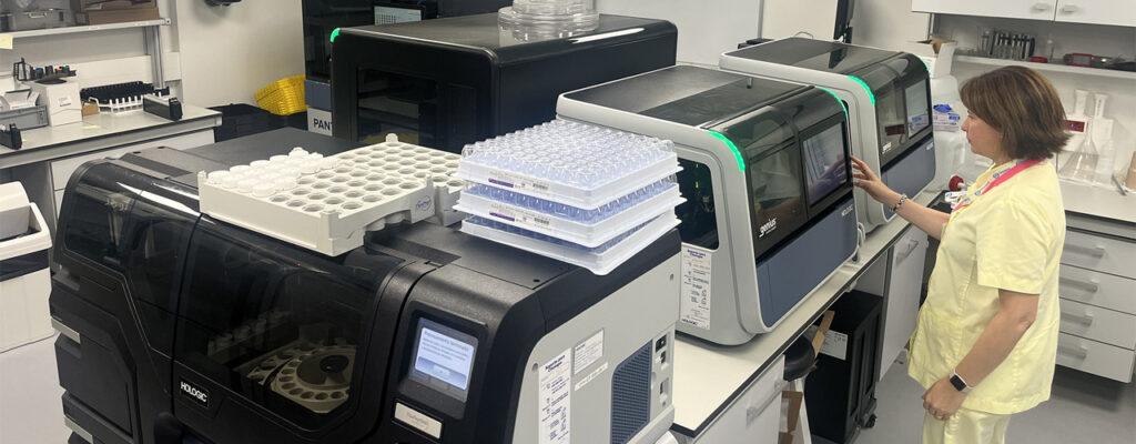 Dexeus Dona colabora con el Programa de Control de Calidad en citologia ginecológica de la SEC, el único acreditado a nivel oficial en la UE
