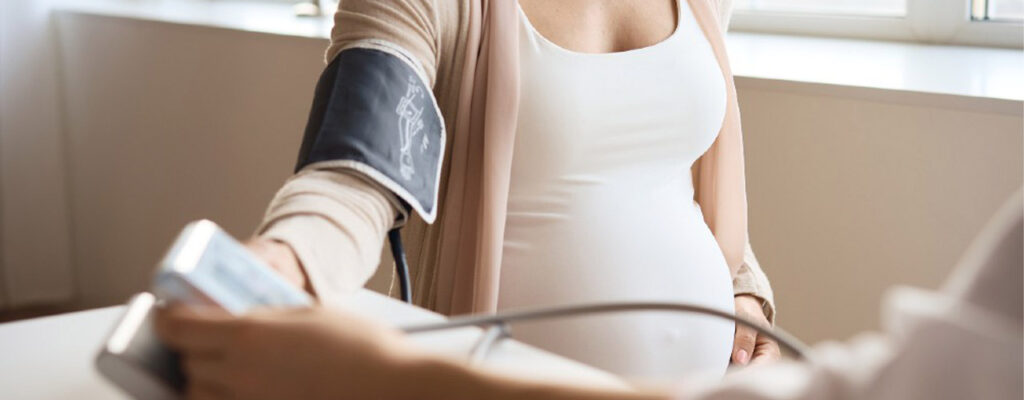 Un estudio sugiere actualizar el cribado de preeclampsia tras identificar un sesgo en embarazos por FIV en ciclo artificial