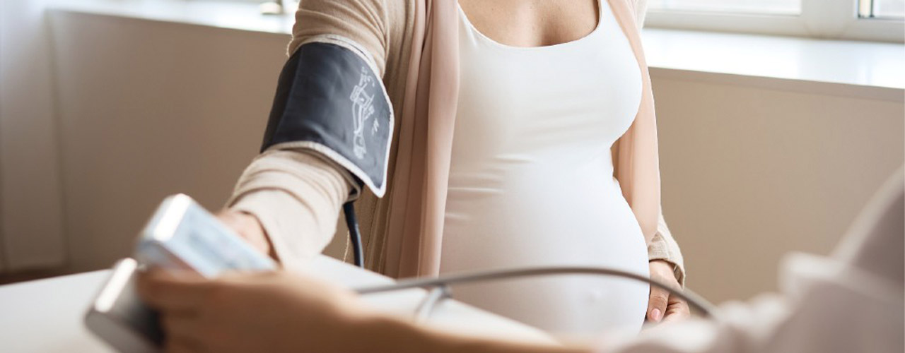 Un estudio sugiere actualizar el cribado de preeclampsia tras identificar un sesgo en embarazos por FIV en ciclo artificial
